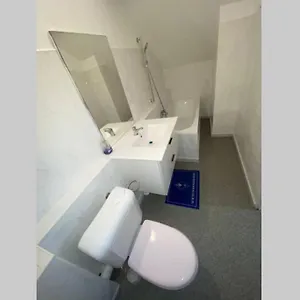 https://au-cur-de-bruxelles-un-superbe-appartement.brusselshotelsbook.com